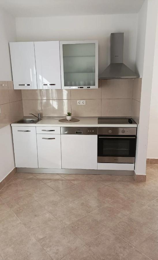 Family Apartments Tomy Punat Kültér fotó