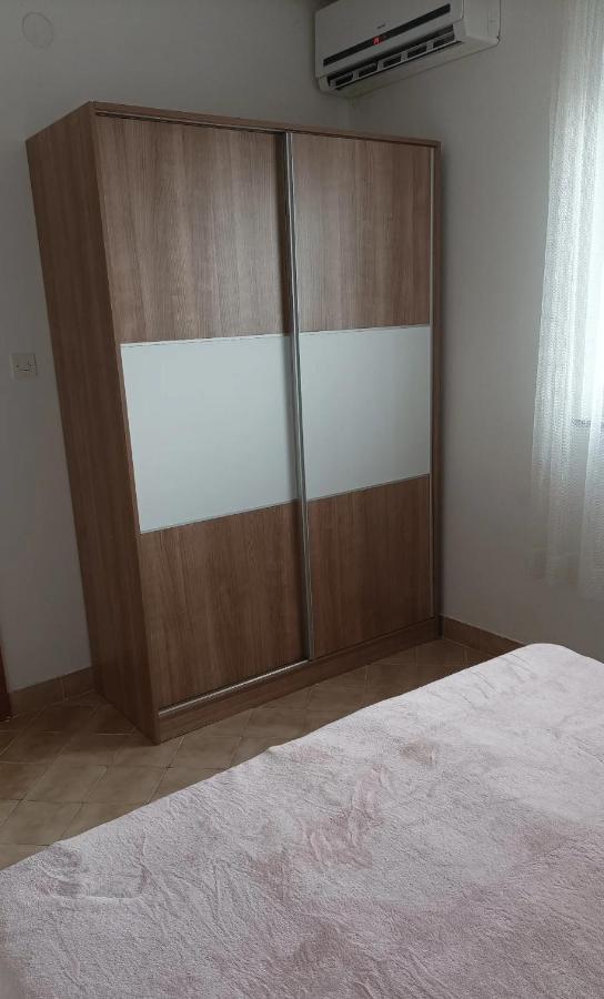 Family Apartments Tomy Punat Kültér fotó