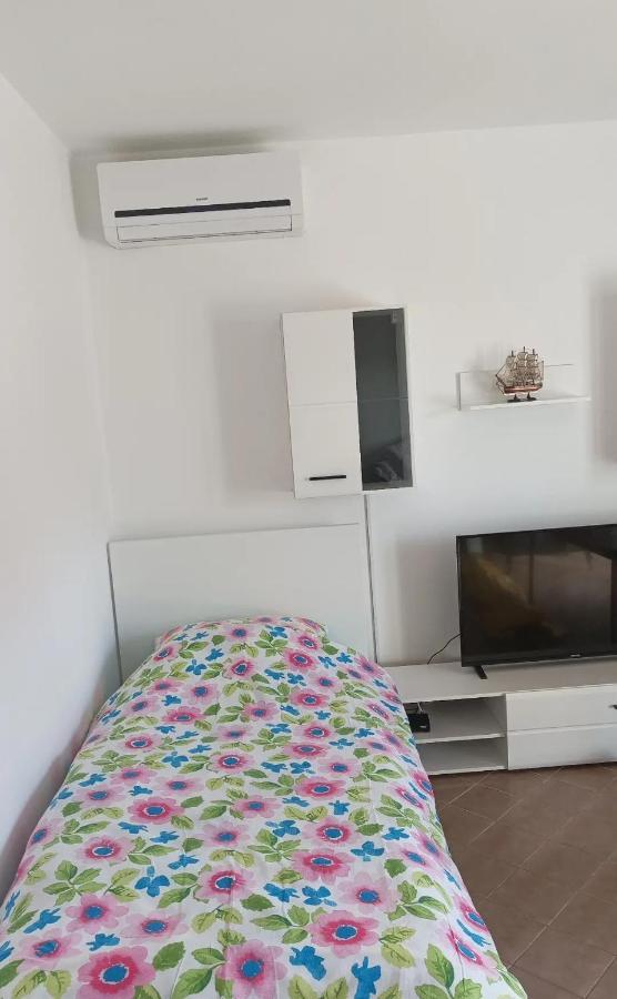 Family Apartments Tomy Punat Kültér fotó